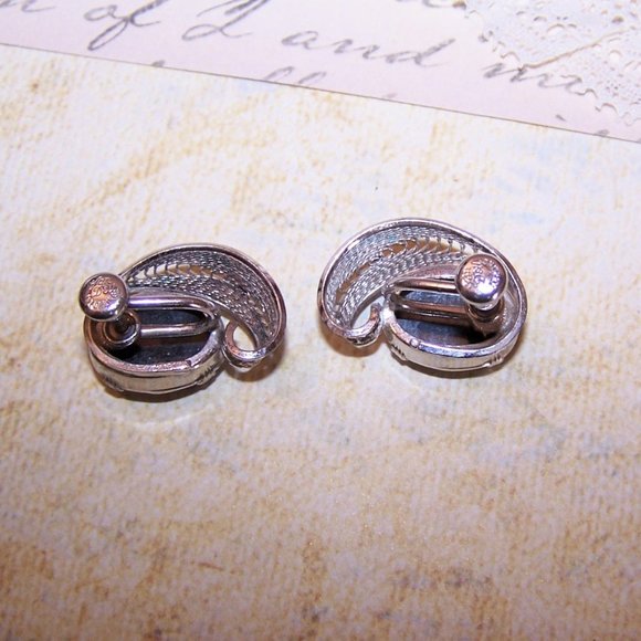 Van Dell Sterling Silver Hematite Filigree Earrings - Screwback Findings - Picture 7 of 7